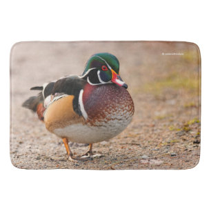 Tapis De Bain Canard à bois tiré sur le gravier