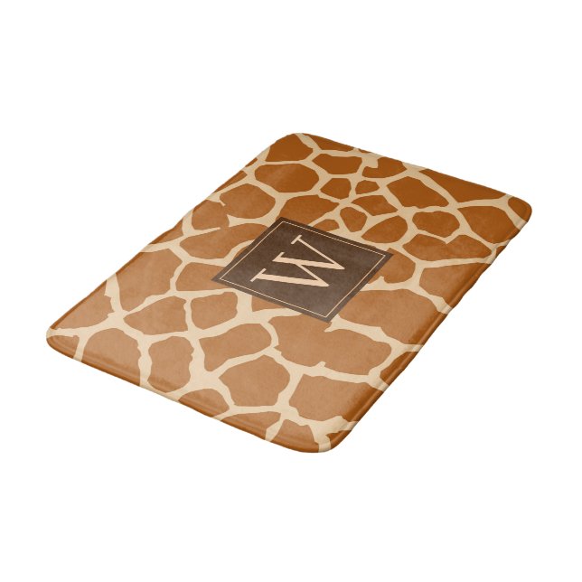 Tapis De Bain Chic moderne Giraffe Imprimer Monogramme (Angle)