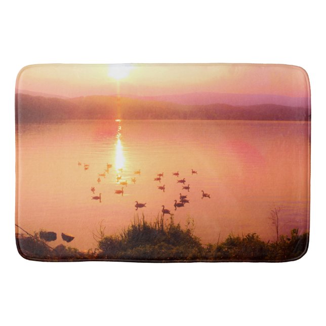 Tapis De Bain Coucher de soleil rose et de lac de pêche (Devant)