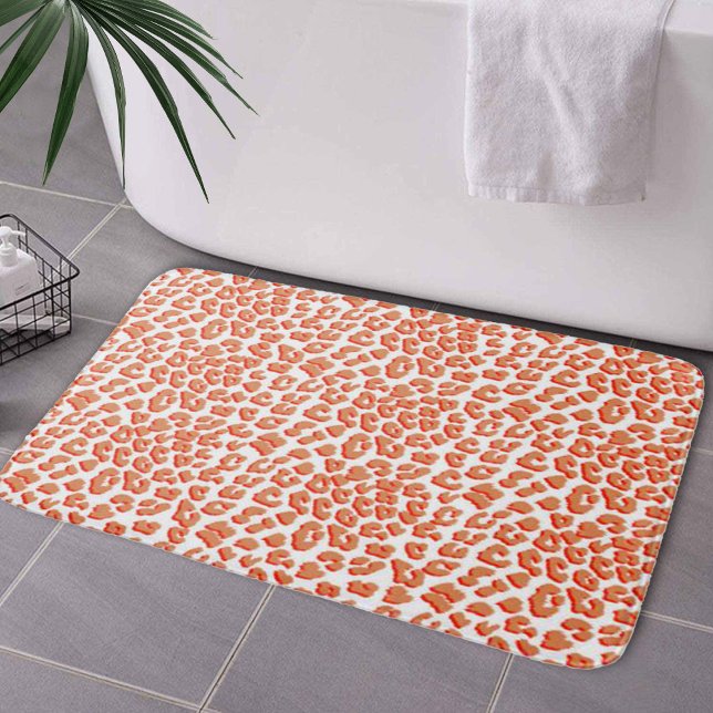 Tapis De Bain Couleur orange et Empreinte de léopard blanc (Amber Color and White Leopard Print Bath Mat by Looly Elzayat
)