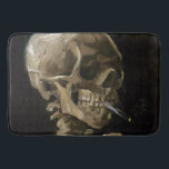 Tapis De Bain Crâne avec brûler la cigarette Vincent van Gogh Ar<br><div class="desc">Vincent van Gogh (Néerlandais, 1853 - 1890) Crâne d'un squelette avec cigarette brûlante, 1885-1886, Huile sur toile Sans cadre : 32 cm × 24, 5 cm (13 po × 9, 6 po) Travail précoce de Vincent van Gogh. Ce petit tableau fait partie de la collection permanente du musée Van Gogh...</div>