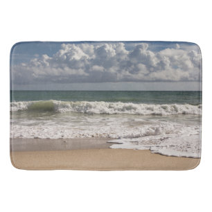 Tapis De Bain Des nuages au-dessus de l'océan et des bécasseau