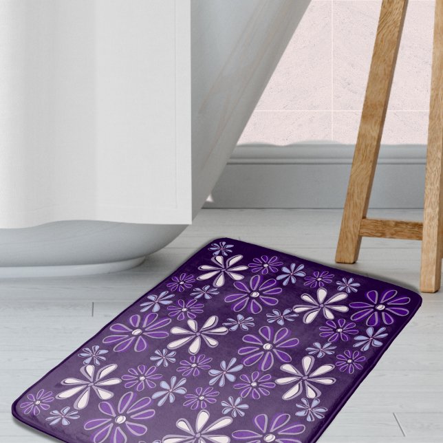 Tapis De Bain Doodle de fleurs violettes foncées (Dark Purple Flower Doodle Bath Mat)