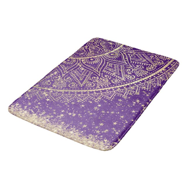 Tapis De Bain Enchanter Mandala avec des étoiles d'or sur violet (Angle)