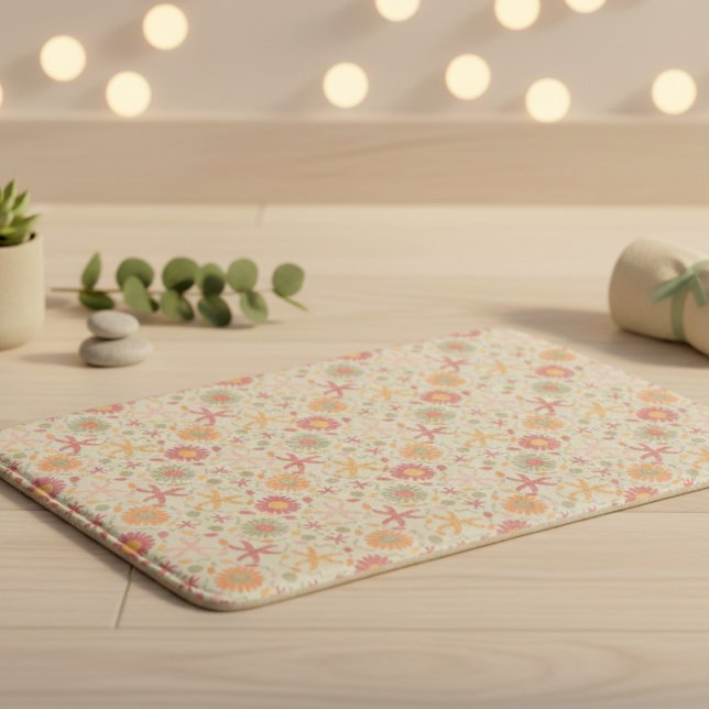 Tapis De Bain Fleurs & Étoiles de Mer Crème & Rose  (Make your floors fun again with this fantasy floral design dotted with cute starfish, simply magical)