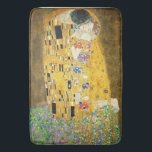 Tapis De Bain Gustav Klimt The Kiss Vintage<br><div class="desc">Gustav Klimt Le Kiss Vintage Art Nouveau Peinture Le Kiss (En allemand : Der Kuss) a été peint par le peintre symboliste autrichien Gustav Klimt entre 1907 et 1908, le point culminant de sa période d'or, lorsqu'il peignit un certain nombre d'oeuvres dans un style doré similaire. Le tableau est largement...</div>