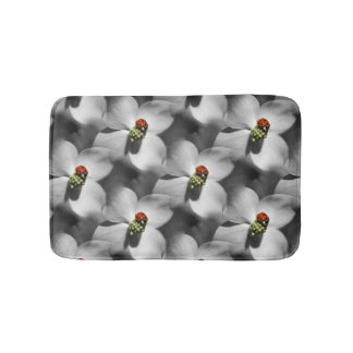 Tapis De Bain Ladybug Sur Dogwood Flower Motif Nature