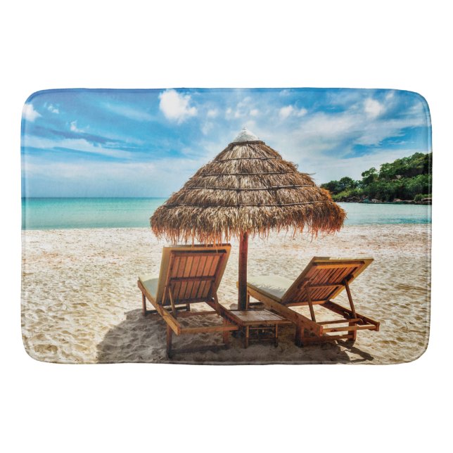 Tapis De Bain Lounge on beach throw pillow (Devant)