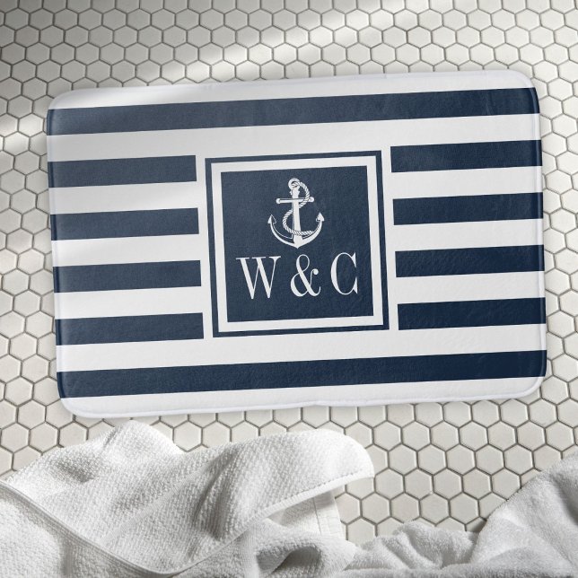 Tapis De Bain Monogramme à bande bleue marine Initiales Ancre na (Navy Blue Stripe Monogram Initials Nautical Anchor Bath Mat)