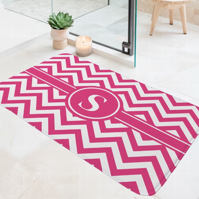 Tapis De Bain Monogramme Chevron Rose Chaud Et Blanc (Créateur téléchargé)