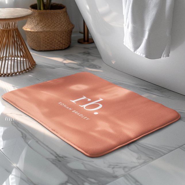 Tapis De Bain Monogramme Corail Pêche Élégante Feminine Minimali (Créateur téléchargé)