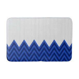Tapis De Bain Motif gris moderne de rayures de Chevron de bleu