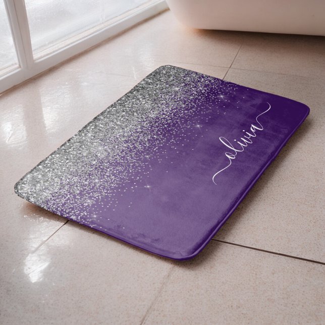 Tapis De Bain Nom de monogramme girly pailleté argent violet (Créateur téléchargé)