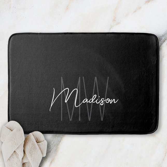 Tapis De Bain Nom du monogramme moderne Script noir blanc (Modern Monogram Name Script Black White Bath Mat)