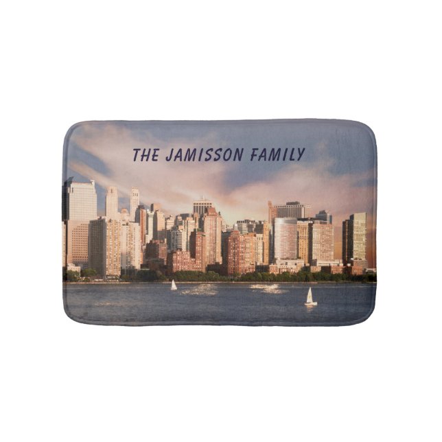 Tapis De Bain NYC Lower Manhattan Skyline with Personalized Name (Devant)