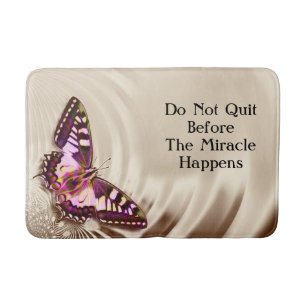 Tapis De Bain Papillon sur un fond de satin