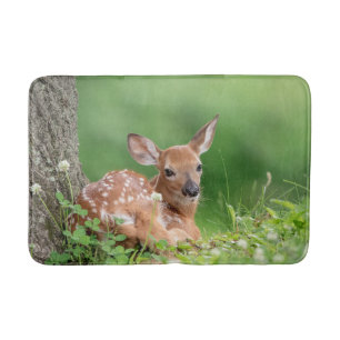 Tapis De Bain Pauvreté adorable posée sous un arbre
