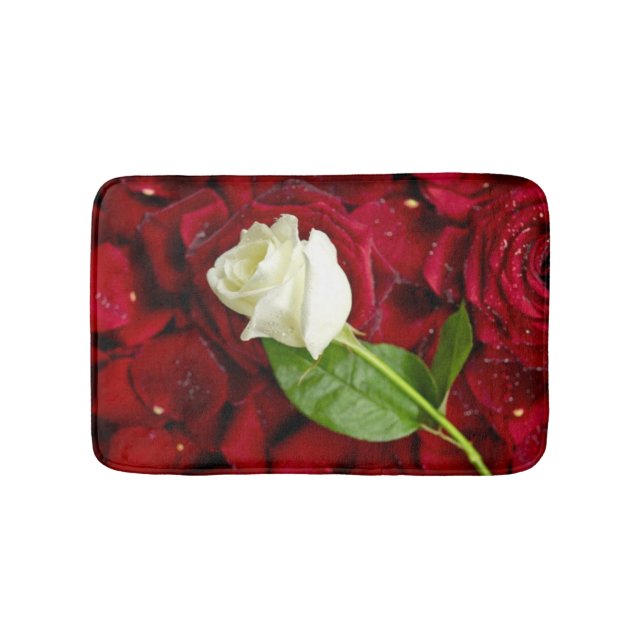 Tapis De Bain Rose blanc sur les pétales rouges (Devant)