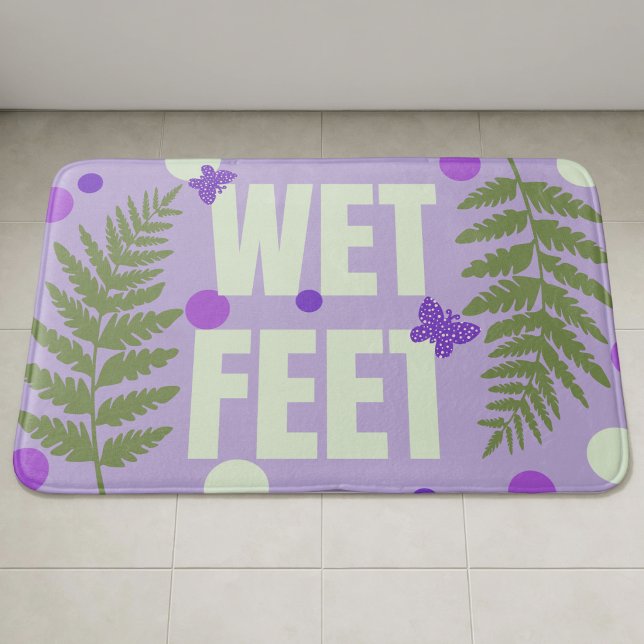Tapis De Bain Rose Pâle Mignon Nature (Soft purple bathmat with large text, green ferns, spotted butterflies and dots.  Cute & pretty.)