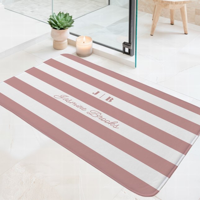 Tapis De Bain Rose Poussiéreuse et Larges Rayures Blanches Monog (Créateur téléchargé)