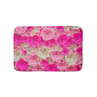Tapis De Bain teintes roses : rose, mélange blanc.