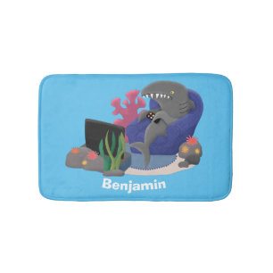 Tapis De Bain Un requin drôle en regardant la bande dessinée de