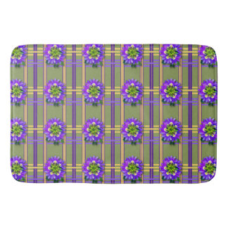 Tapis de bain vert mousse avec fleurs violettes