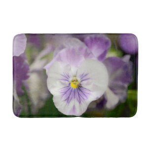 Tapis De Bain Violas violets et blancs par Shirley Taylor