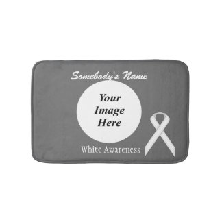Tapis De Bain White Standard Ribbon Tmpl par Kenneth Yoncich