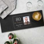 Tapis De Bar 80 alors ce Citation drôle Black 80th Birthday Pho<br><div class="desc">80 alors ce Drôle Citation Noir 80e Anniversaire Photo Bar Mat. Grand cadeau d'humour pour le 80ème anniversaire avec une photo personnalisée, inspirationnel et drôle citation 80 alors quoi. L'arrière - plan est noir et le texte est blanc et doré. Personnalisez-le avec votre photo, votre nom et votre numéro d'âge....</div>