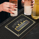Tapis De Bar Poker Aces Black & Gold<br><div class="desc">Tapis de bar à thème de poker noir et or avec quatre as et marque marquee. Personnalisez-le avec votre propre texte.</div>