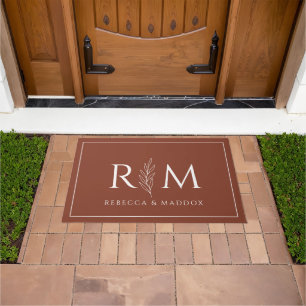 Tapis de porte monogramme en terre cuite minimalis