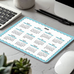 Tapis De Souris 2025 Année complète Calendrier annuel Vave bleu cl<br><div class="desc">Bleu clair, noir et blanc - un minimum basique de 12 mois 2025 Calendrier Mousepad avec un arrière - plan blanc propre, une bordure ondulée couleur vert émeraude et des accents noirs élégants. Cette conception offre un look moderne parfait pour votre bureau à domicile, un cadeau réfléchi mais simple pour...</div>