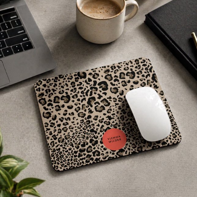 Tapis de Souris à Imprimé Léopard | Tapis de Souri (A fashionable mousepad that blends bold animal print with a polished personalized touch.)