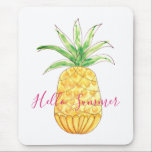 Tapis De Souris Ananas<br><div class="desc">Cette mousepad lumineuse et joyeuse est décorée avec un ananas jaune aquarelle et les mots Hello Summer en rose. Vous pouvez le customiser en changeant les mots si vous le souhaitez. Aquarelle originale © Michele Davies.</div>