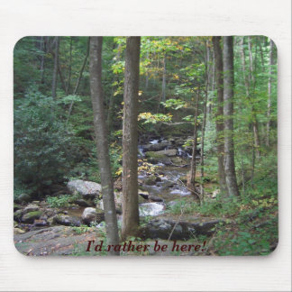 Tapis De Souris Arrangement de nature de courant de région boisée