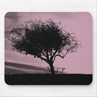 Tapis De Souris Aubépine de Glastonbury. Arbre sur la colline.
