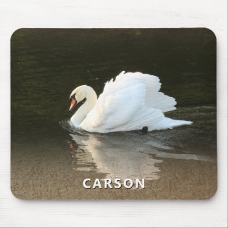 Tapis de souris avec reflet de cygne sur l'eau