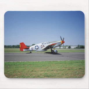 Tapis De Souris Avion rouge de queue de P-51 C Tuskegee à l'air de