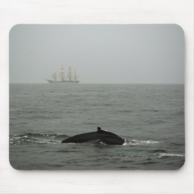 Tapis De Souris Baleine à bosse et grand navire Mousepad (Devant)