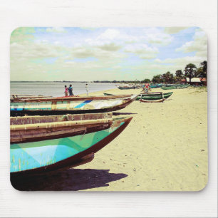 Tapis De Souris Bateaux sur la plage tropicale