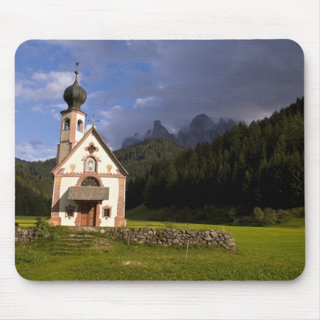 Tapis De Souris Belle église isolée et solitaire appelée Rainui (Devant)