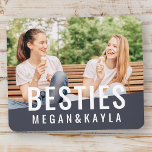 Tapis De Souris Besties Forever Meilleurs Amis BFF Modern Chic Pho<br><div class="desc">Ce design simple et moderne est composé de typographie sans serif. Ajoutez une photo personnalisée de vous et de votre meilleur ami.</div>