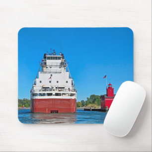 Tapis De Souris Big Red Lighthouse et un cargo