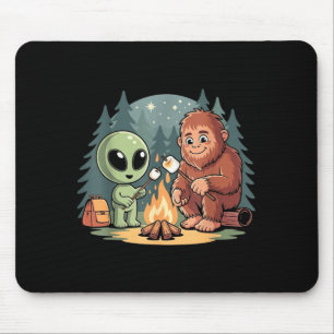 Tapis De Souris Bigfoot et feu de camp alien drôle sasquatch ufo