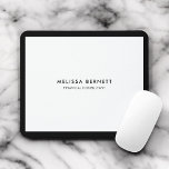 Tapis De Souris Blanc minimaliste de luxe<br><div class="desc">Améliorez votre espace de travail grâce à une souris personnalisée qui combine style et fonctionnalité. Conçu pour refléter votre personnalité unique, ce mousepad affiche votre nom en caractères gras et géométriques sans serif, ce qui en fait une pièce exceptionnelle sur n'importe quel bureau. Sous votre nom, vous avez la liberté...</div>