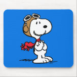Tapis De Souris cacahuètes | Snoopy L'As Volant<br><div class="desc">Cette jolie conception Peanuts présente Snoopy comme la lecture d'as volant de la Première Guerre mondiale pour prendre sur le Baron Rouge de l'Allemagne.</div>