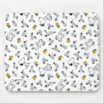 Tapis De Souris cacahuètes | Snoopy & Woodstock B&W Flower Motif<br><div class="desc">Découvrez ce design amusant de cacahuètes avec Snoopy et Woodstock.</div>