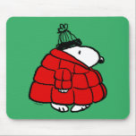 Tapis De Souris cacahuètes | Veste Snoopy Red Puffer<br><div class="desc">Découvrez ce design amusant de cacahuètes avec Snoopy dans sa veste d'hiver rousse.</div>