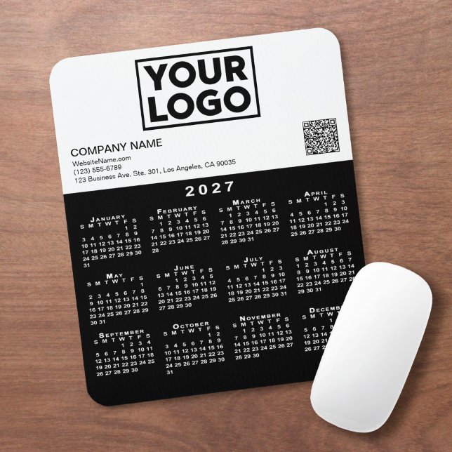 Tapis De Souris Calendrier 2027 Logo Entreprise Code QR Noir Blanc (2027 Calendar Business Logo QR Code Black White Mouse Pad in situ)